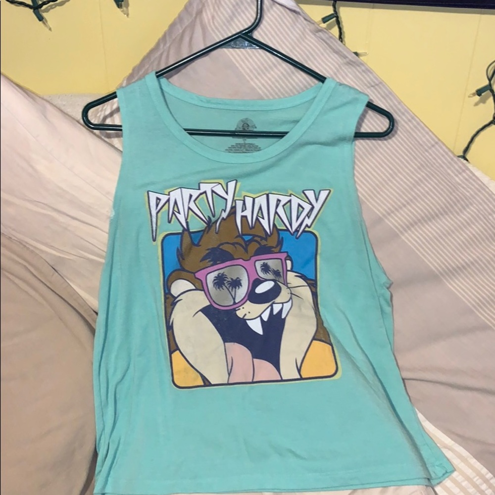 Tank top/muscle top. Size large